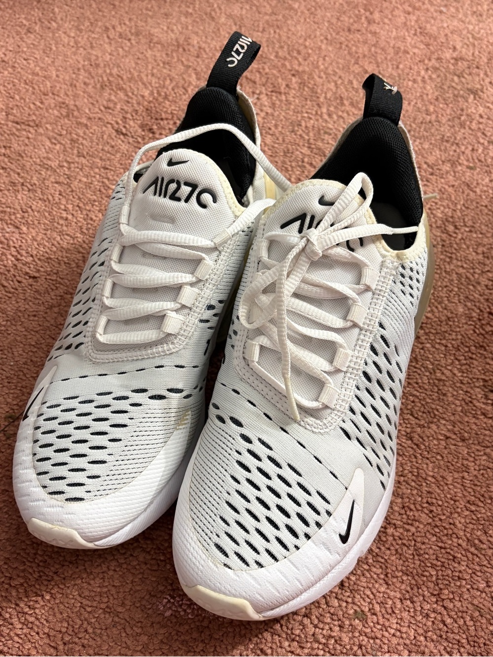 Nike Men's White and Black Air 270 Lightweight Sneakers
